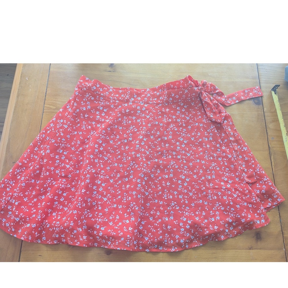 Forever 21 Red Floral Wrap Mini Skirt White Ditsy Print Size Medium